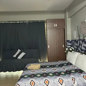 Henry's Newport Condotel Pasay